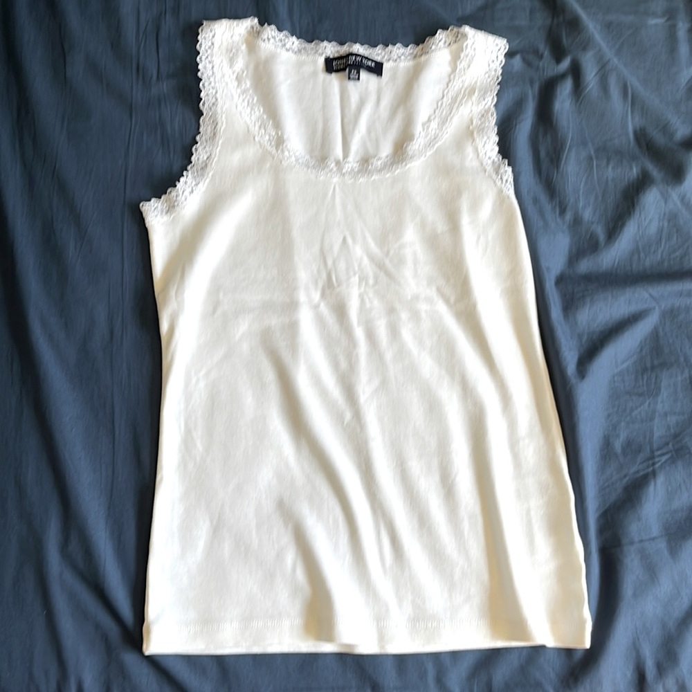 Lace border white tank top